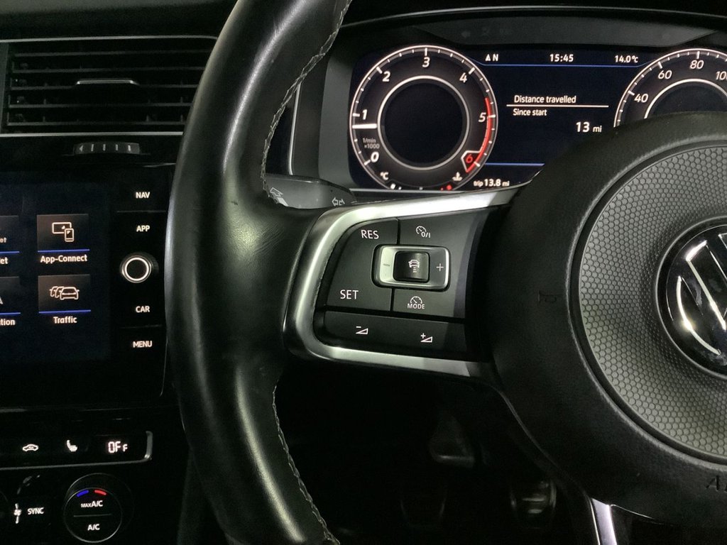 Used Volkswagen Golf 2017 for sale - 76654533: Photo 17