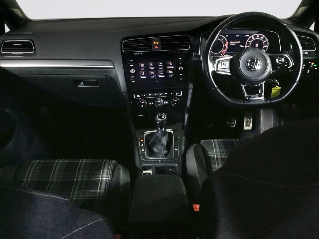 Used Volkswagen Golf 2017 for sale - 76654533: Photo 3