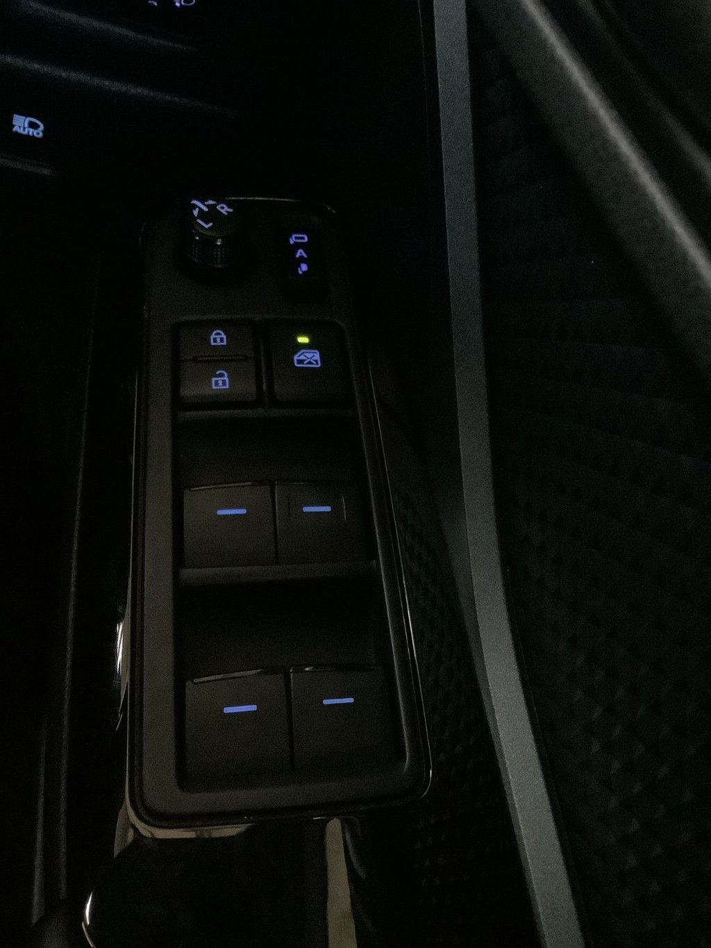 Used Toyota C-HR 2022 for sale - 78082482: Photo 24