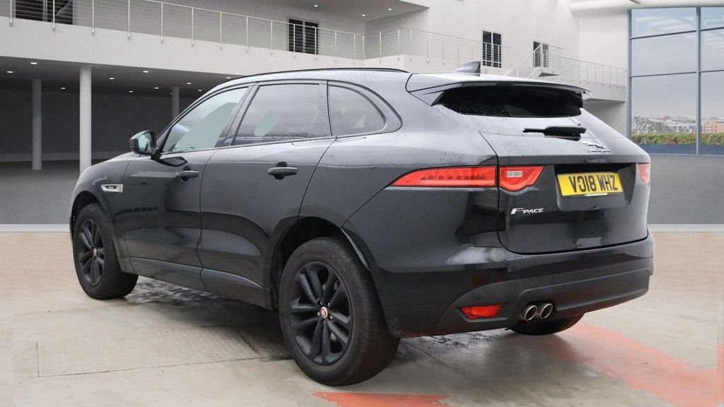 Used Jaguar F-Pace 2018 for sale - 77952477: Photo 9