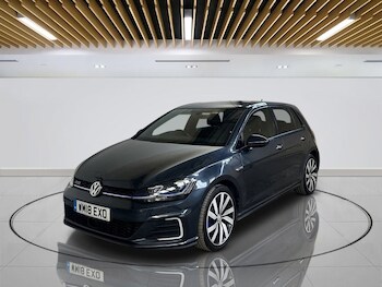 Used Volkswagen Golf 2018 for sale - 78401158: Photo