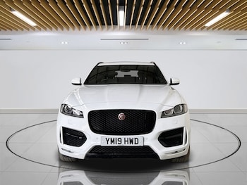 Used Jaguar F-Pace 2019 for sale - 79454736: Photo