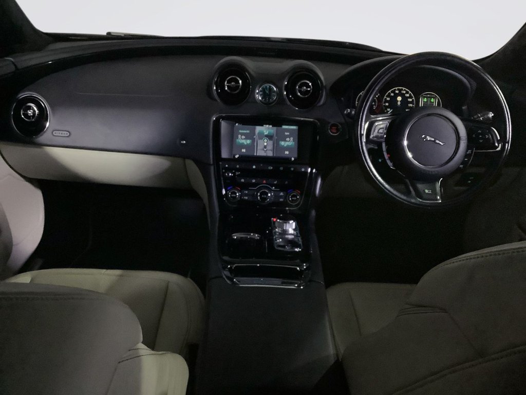 Used Jaguar XJ 2016 for sale - 76950360: Photo 3
