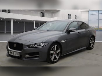 Used Jaguar XE 2019 for sale - 76147917: Photo 2