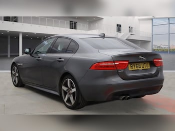 Used Jaguar XE 2019 for sale - 76147917: Photo 3
