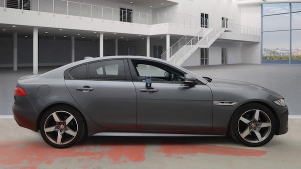 Used Jaguar XE 2019 for sale - 76147917: Photo 5