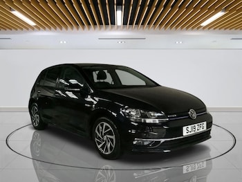 Used Volkswagen Golf 2019 for sale - 77313573: Photo