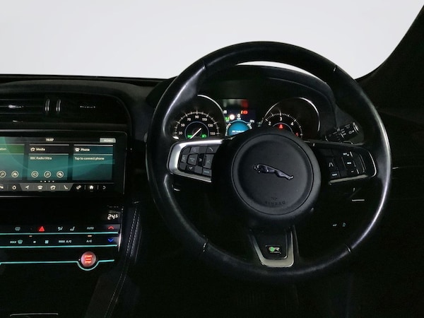 Used Jaguar F-Pace 2021 for sale - 76279726: Photo 15