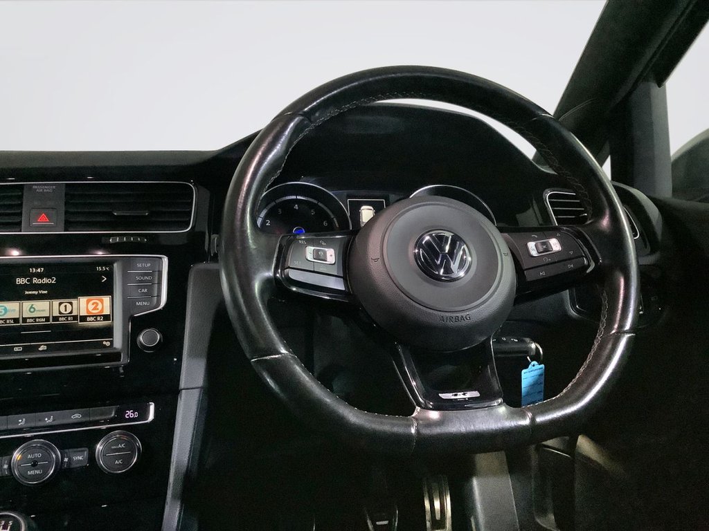 Used Volkswagen Golf 2015 for sale - 76631997: Photo 15