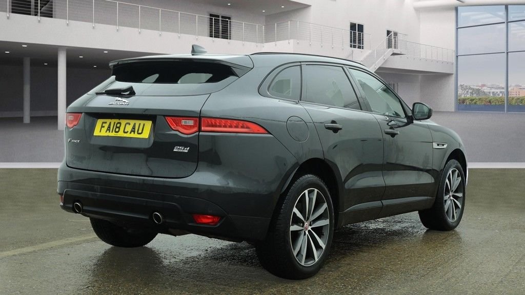 Used Jaguar F-Pace 2018 for sale - 77693614: Photo 4