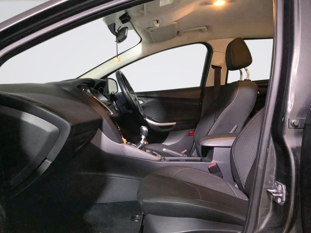 Used Ford Focus 2017 for sale - 76459268: Photo 10