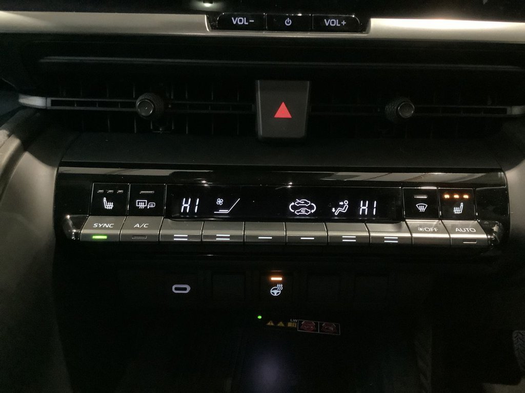 Used Toyota C-HR 2024 for sale - 77890945: Photo 23