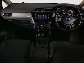 Used Volkswagen Touran 2018 for sale - 75801865: Photo