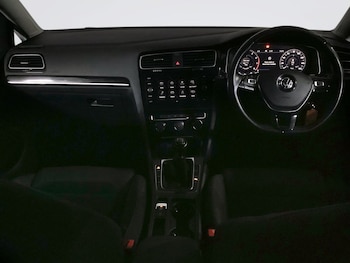 Used Volkswagen Golf 2017 for sale - 76185370: Photo 3