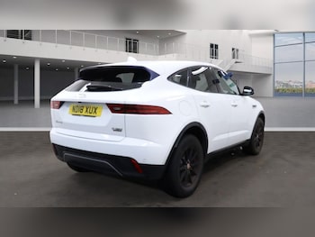 Used Jaguar E-Pace 2018 for sale - 76430370: Photo