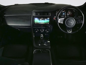 Used Jaguar E-Pace 2019 for sale - 76223184: Photo 3