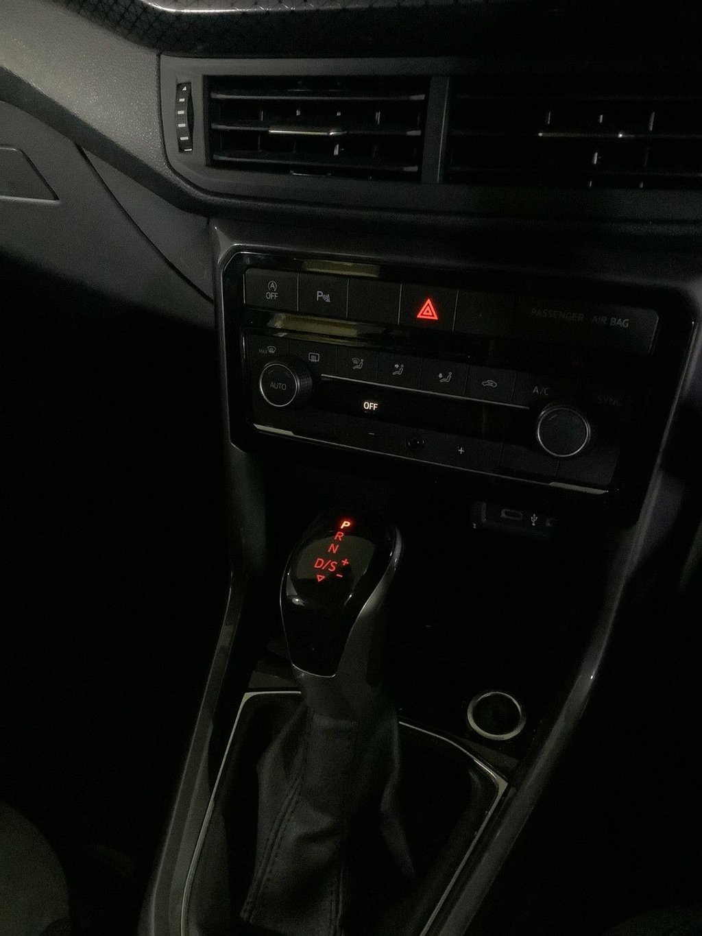 Used Volkswagen T-Cross 2021 for sale - 76520407: Photo 24