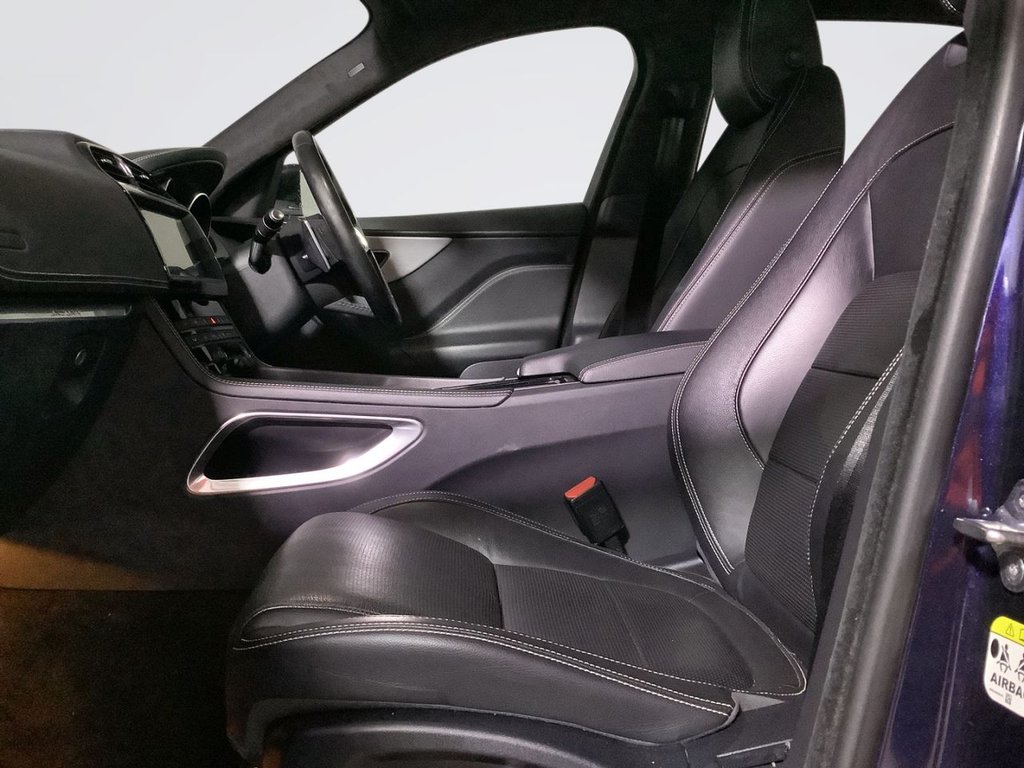 Used Jaguar F-Pace 2018 for sale - 76595876: Photo 11