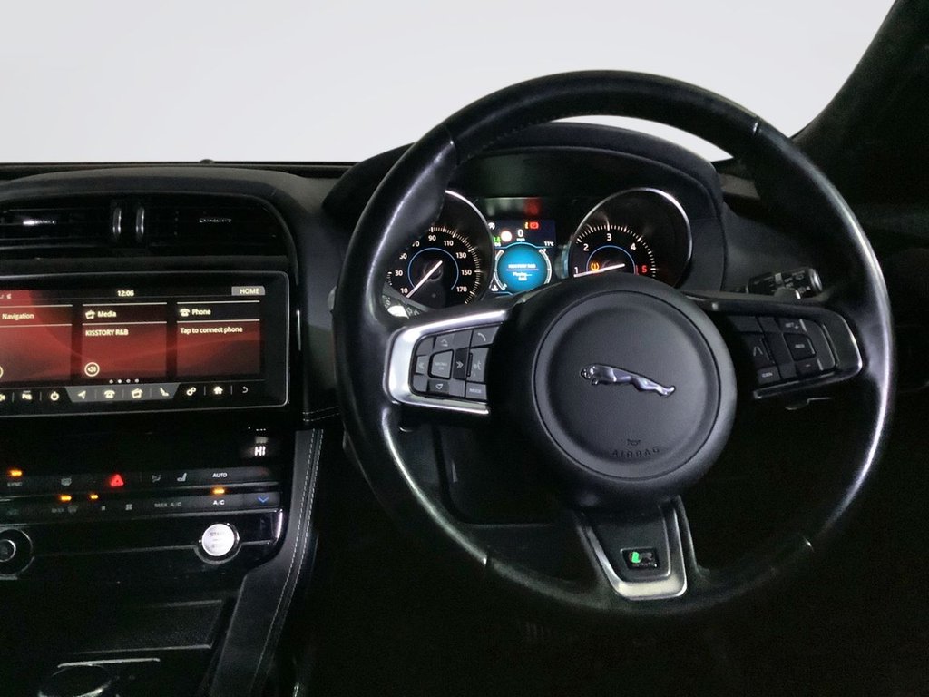 Used Jaguar F-Pace 2018 for sale - 76595876: Photo 14