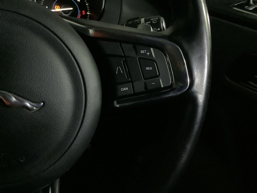 Used Jaguar F-Pace 2018 for sale - 76595876: Photo 18