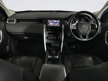 Used Land Rover Discovery Sport 2017 for sale - 77355841: Photo