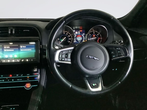 Used Jaguar F-Pace 2019 for sale - 76256157: Photo 15