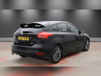 Used Ford Focus 2017 for sale - 78271732: Photo