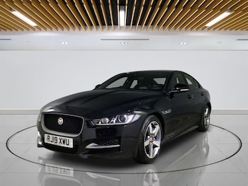 Used Jaguar XE 2019 for sale - 76322915: Photo