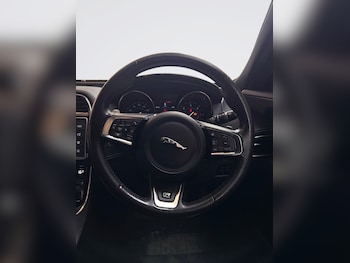 Used Jaguar XE 2017 for sale - 79209817: Photo