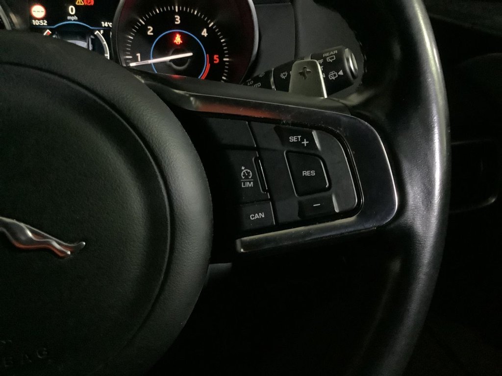 Used Jaguar F-Pace 2017 for sale - 76111862: Photo 18