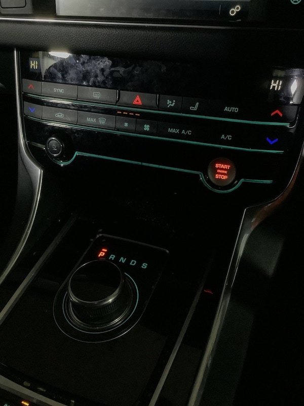 Used Jaguar XF 2018 for sale - 76241347: Photo 24