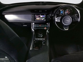 Used Jaguar XF 2018 for sale - 76241347: Photo 3