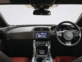 Used Jaguar XE 2017 for sale - 79763973: Photo