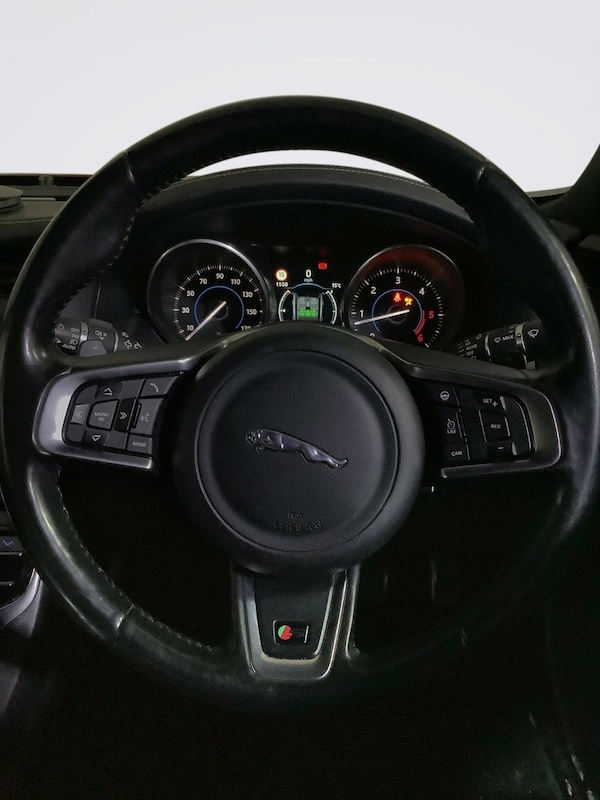 Used Jaguar XF 2015 for sale - 76202593: Photo 16
