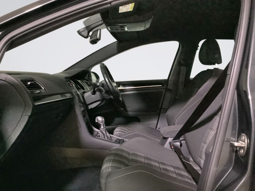 Used Volkswagen Golf 2016 for sale - 76617310: Photo 12