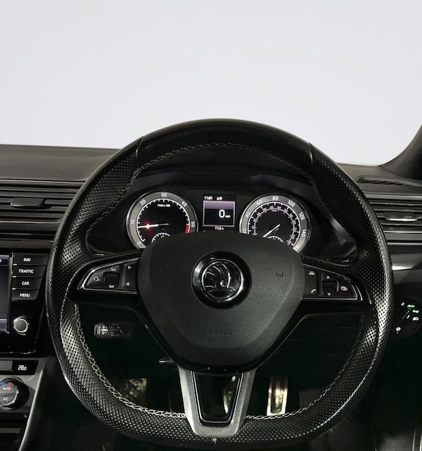 Used Skoda Superb 2017 for sale - 74947845: Photo 12