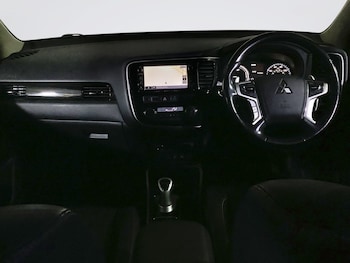 Used Mitsubishi Outlander 2017 for sale - 76496003: Photo