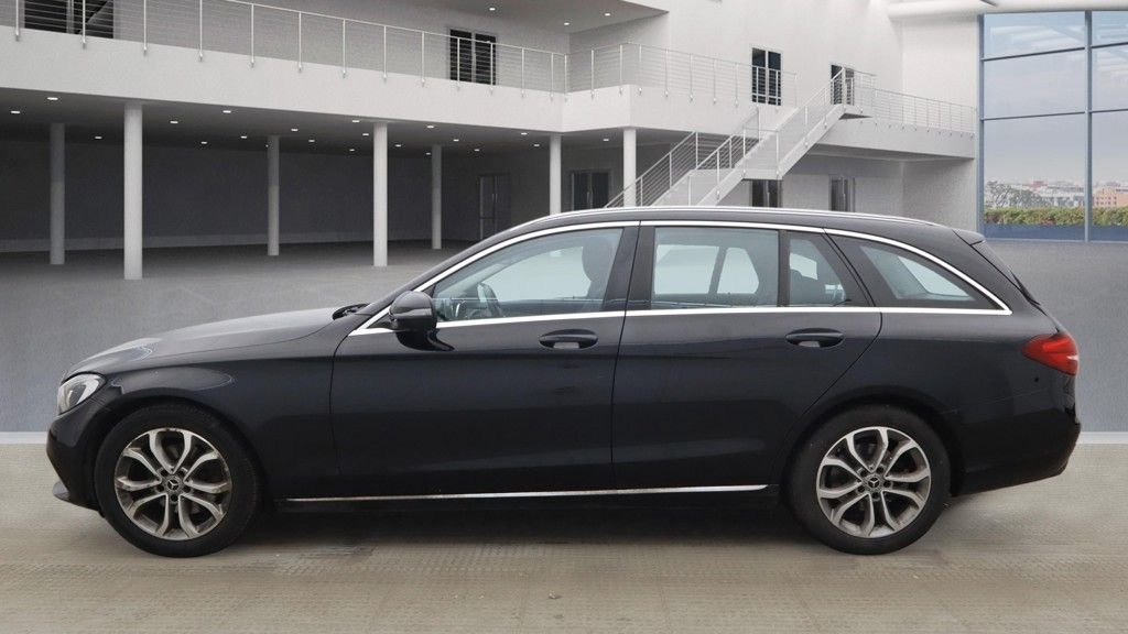 Used Mercedes-Benz C Class 2018 for sale - 77747889: Photo 12