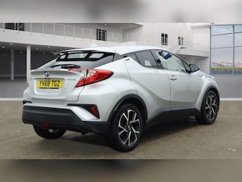 Used Toyota C-HR 2019 for sale - 75619843: Photo