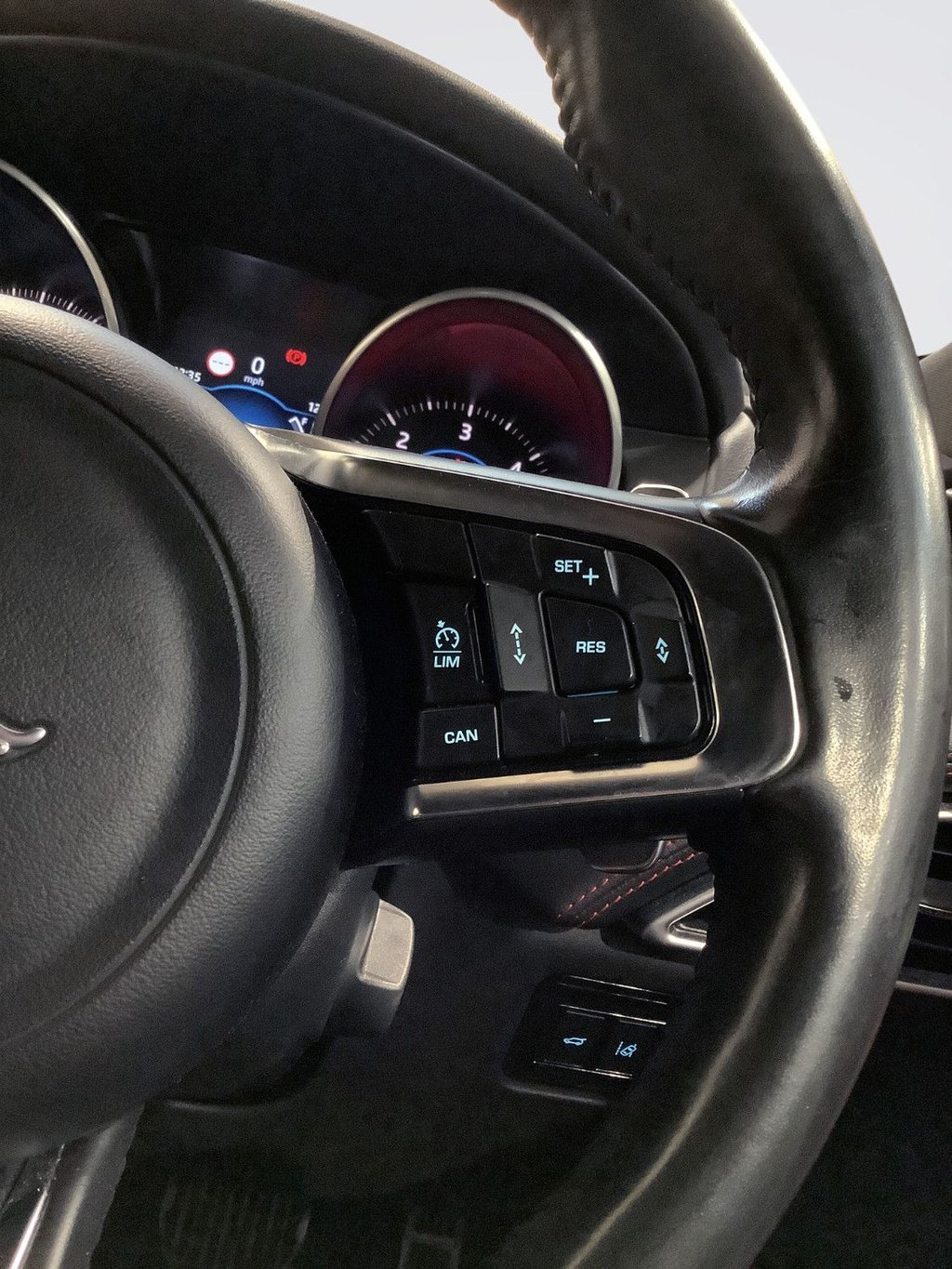 Used Jaguar F-Pace 2018 for sale - 77132969: Photo 18