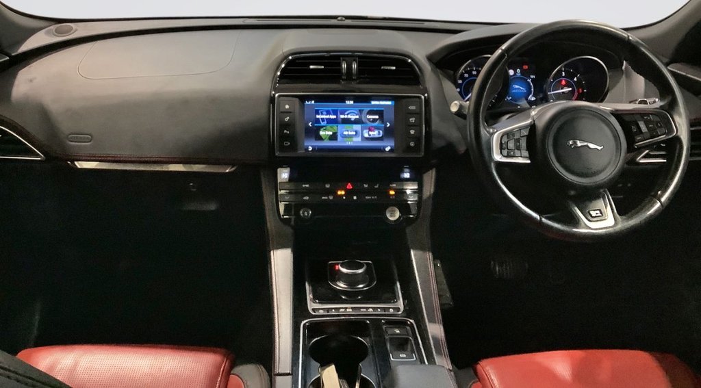 Used Jaguar F-Pace 2018 for sale - 77132969: Photo 3