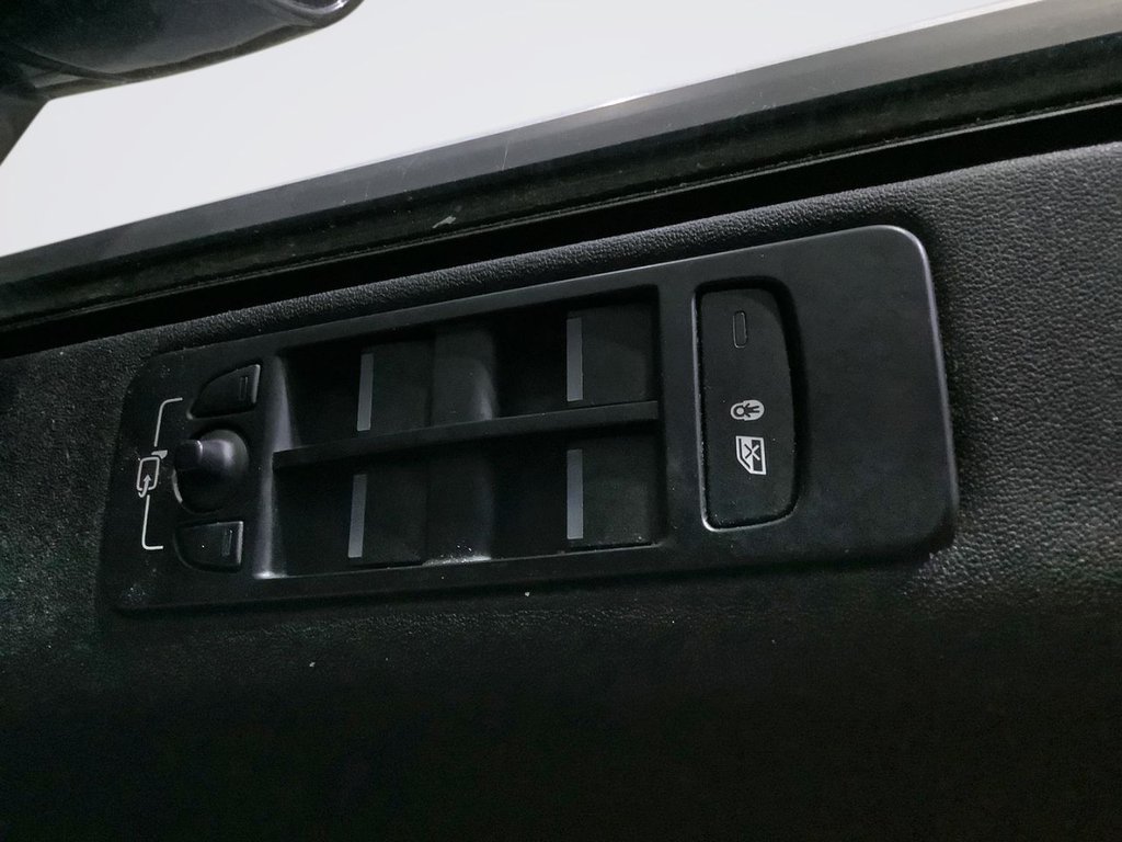 Used Land Rover Discovery Sport 2015 for sale - 76439372: Photo 25