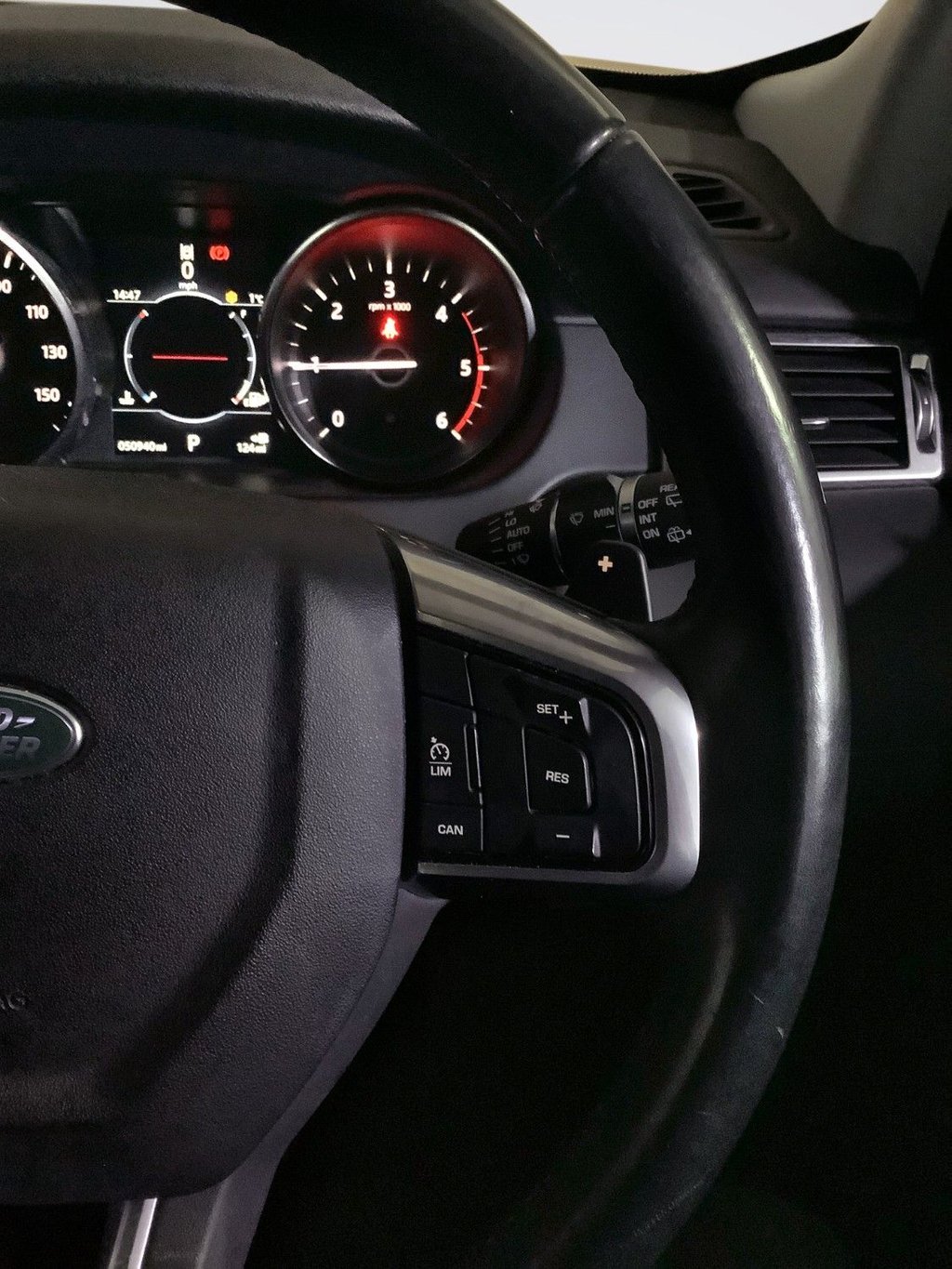 Used Land Rover Discovery Sport 2017 for sale - 76739988: Photo 16