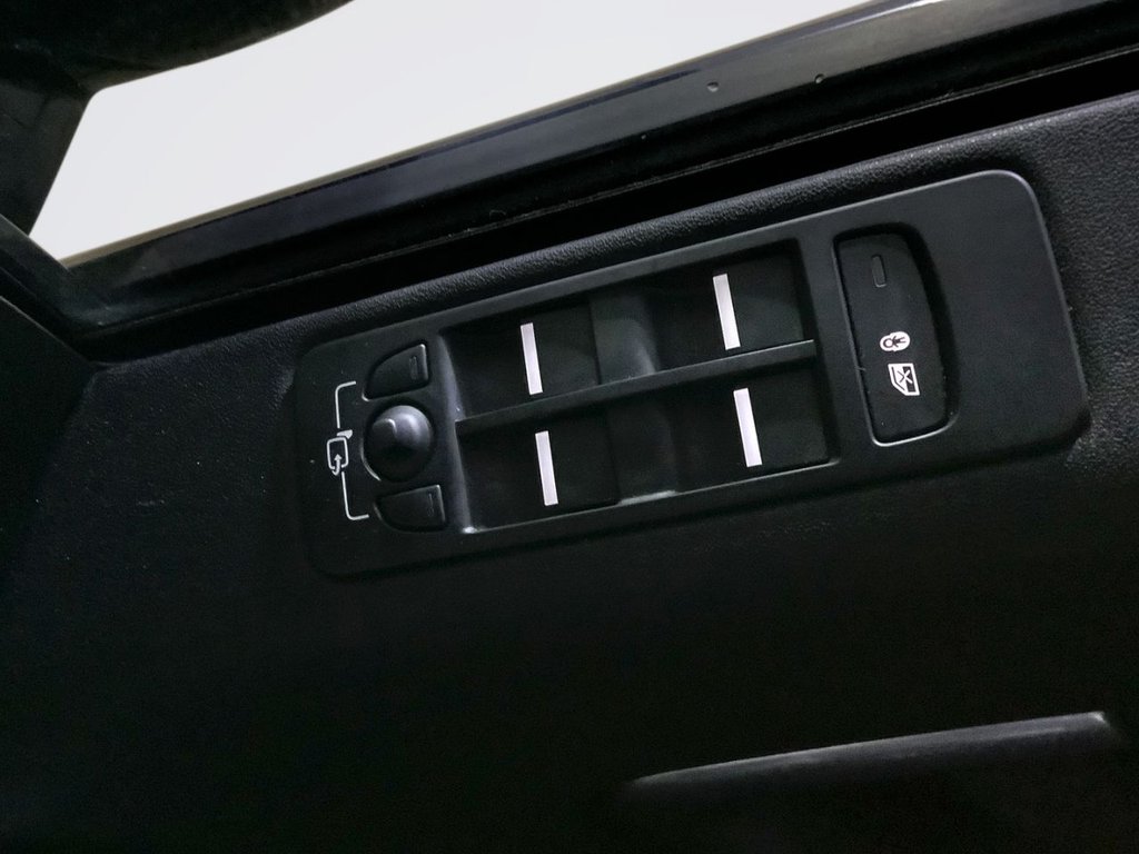 Used Land Rover Discovery Sport 2017 for sale - 76739988: Photo 23