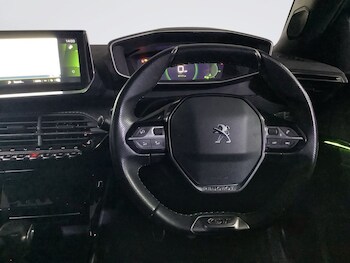 Used Peugeot 2008 2021 for sale - 76474581: Photo