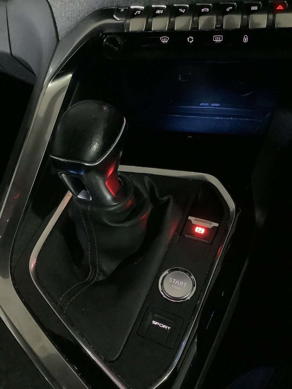 Used Peugeot 3008 2017 for sale - 76176163: Photo 24