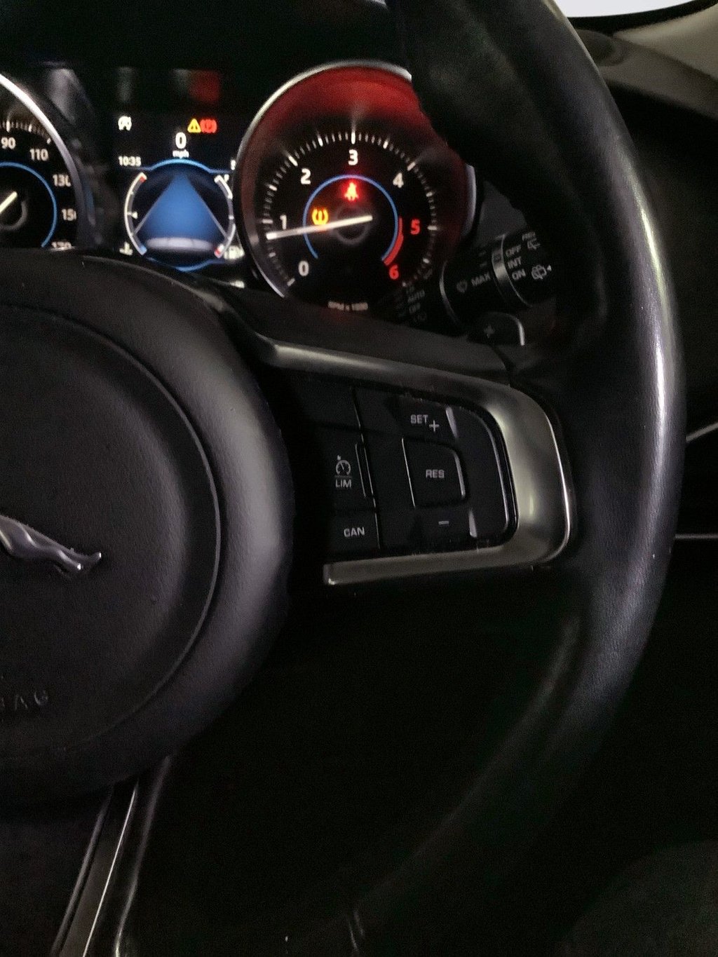 Used Jaguar F-Pace 2018 for sale - 77952589: Photo 18