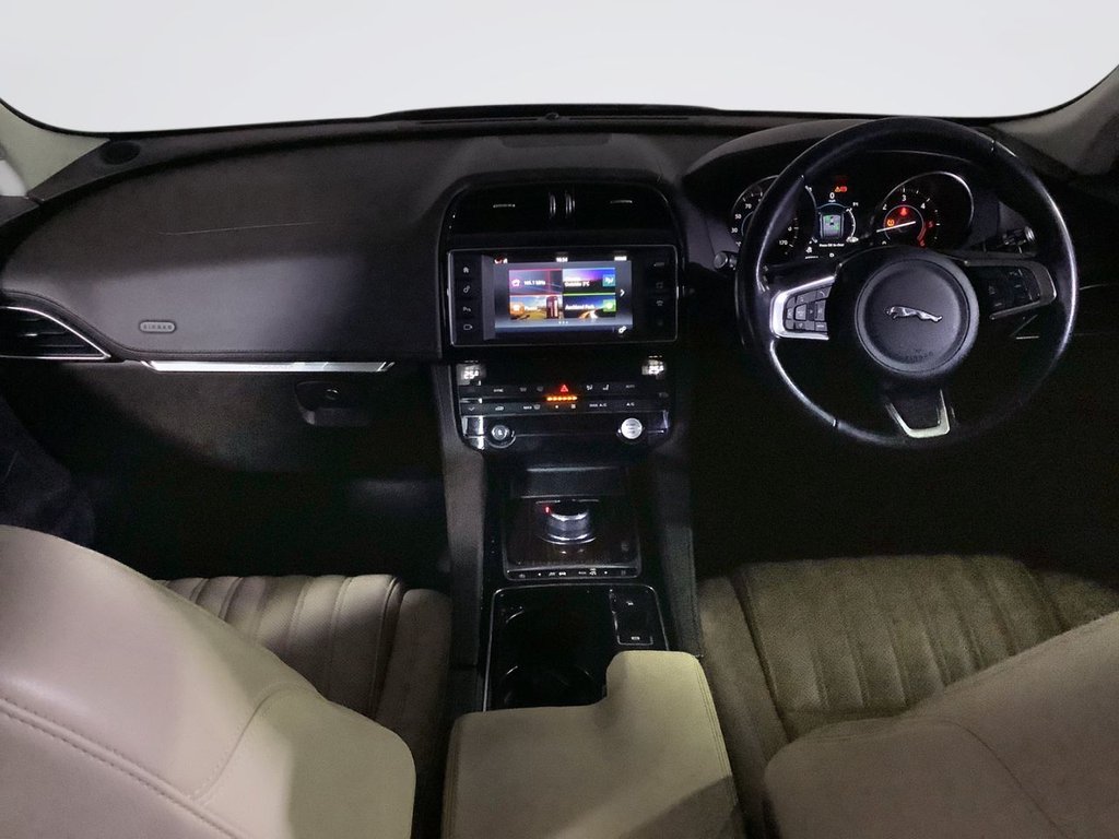Used Jaguar F-Pace 2018 for sale - 77952589: Photo 3