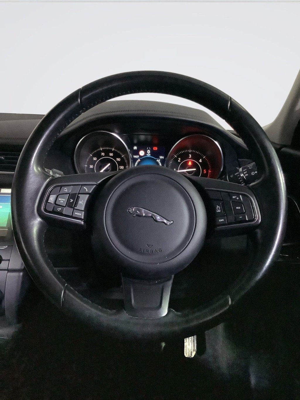 Used Jaguar E-Pace 2018 for sale - 76670520: Photo 16