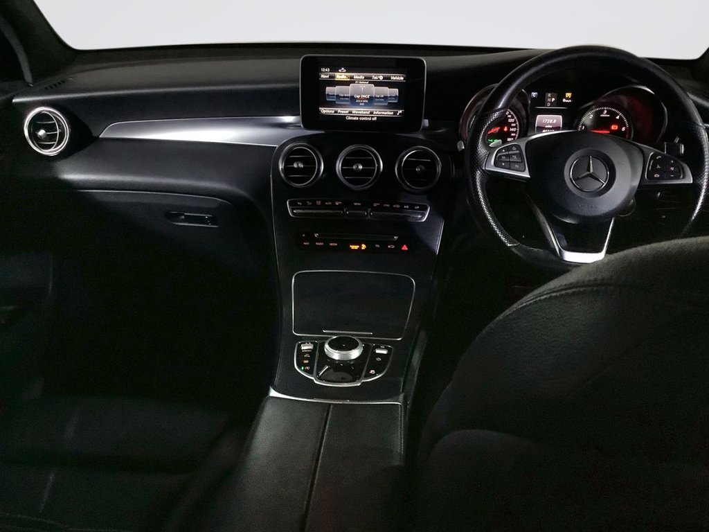 Used Mercedes-Benz GLC 2018 for sale - 76223132: Photo 3